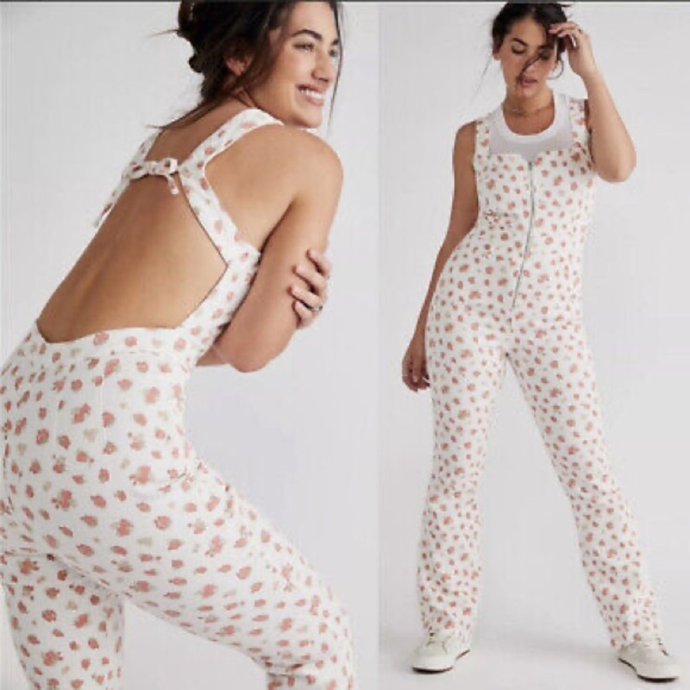 Rare Free People We the Free Crvy 2nd Avenue Strawberry Print Jumpsuit- Size 14 - Picture 2 of 6
